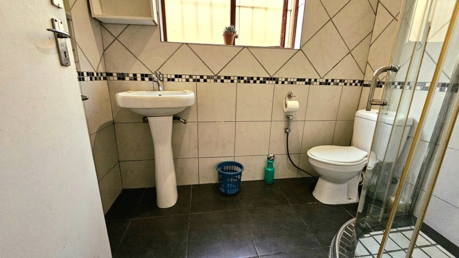 4 Bedroom Property for Sale in Portlands Western Cape